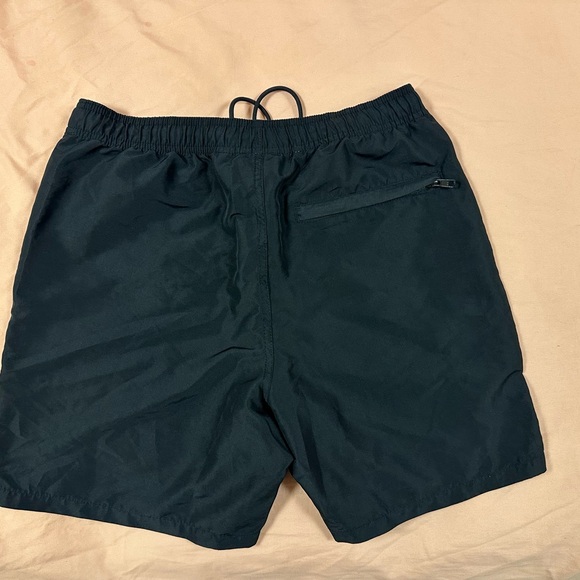 Carhartt Wip black shorts. Never worn. - Picture 5 of 9